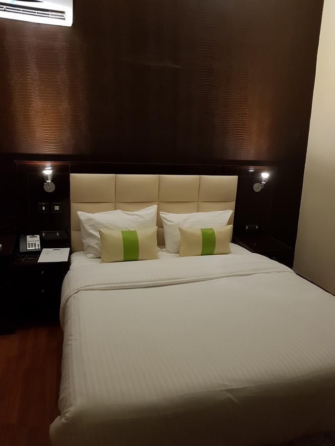 Nicotel Apartments 아부자 외부 사진